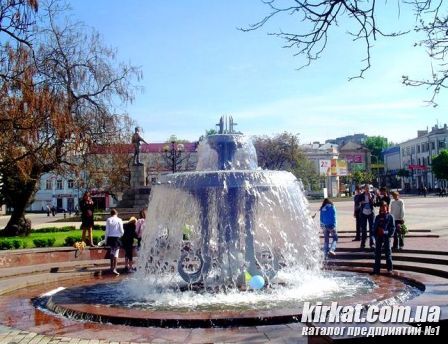 Кировоград, площадь Кирова, фонтан
